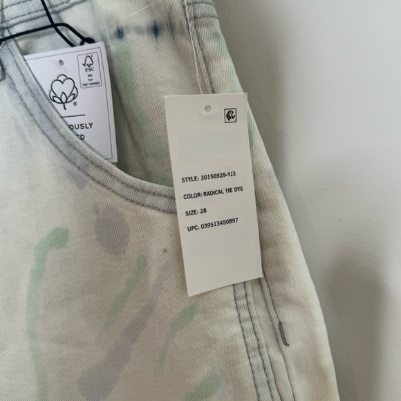 NWT FRAYED Relaxed Tapered Boyfriend Tie Dye Jeans Size 29 - Picture 4 of 7